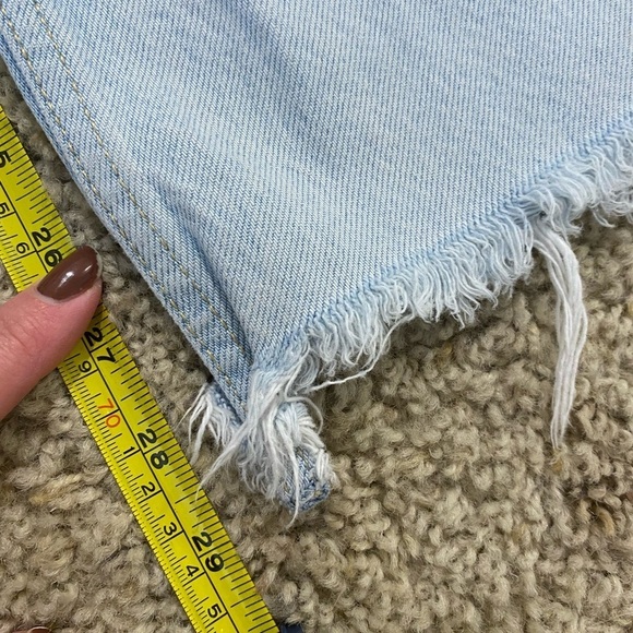 Zara Women’s Wide Leg Light Wash High Rise Denim Size US 4 Raw Hem Relaxed Fit - Picture 8 of 8